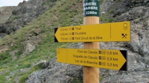 Panneaux indicateurs sentier de la Mine