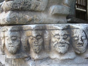 bas reliefs eglise