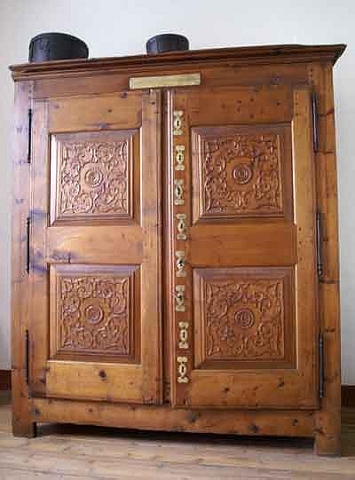 Armoire des Escartons