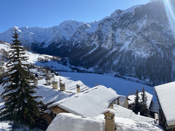 Vue sur la rivière Aigue Blanche