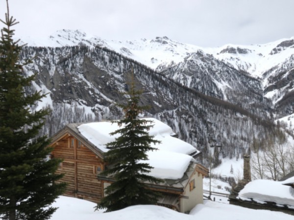 Arrière du chalet