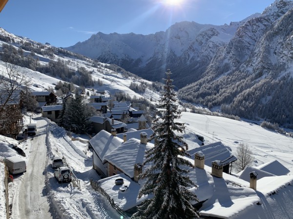 Vue sur la rivière Aigue Blanche