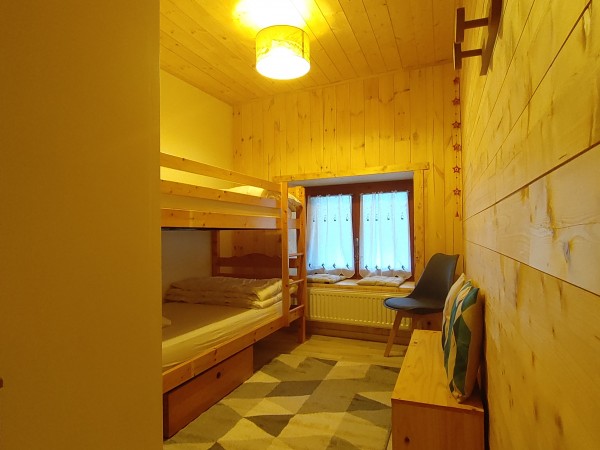 chambre 2 (lits superposés 2x90)