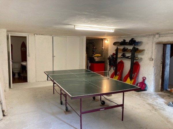 La salle de ping-pong / ski-room