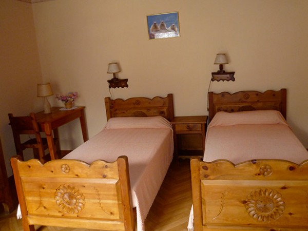 appartement-les-narcisses-saint-veran-4-personnes-chambre-lits-simples