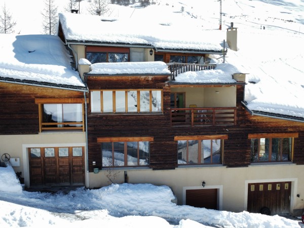 vue de l'appartement coté sud, au niveau des baie vitrées 2  étage avec le balcon terrasse  à droite